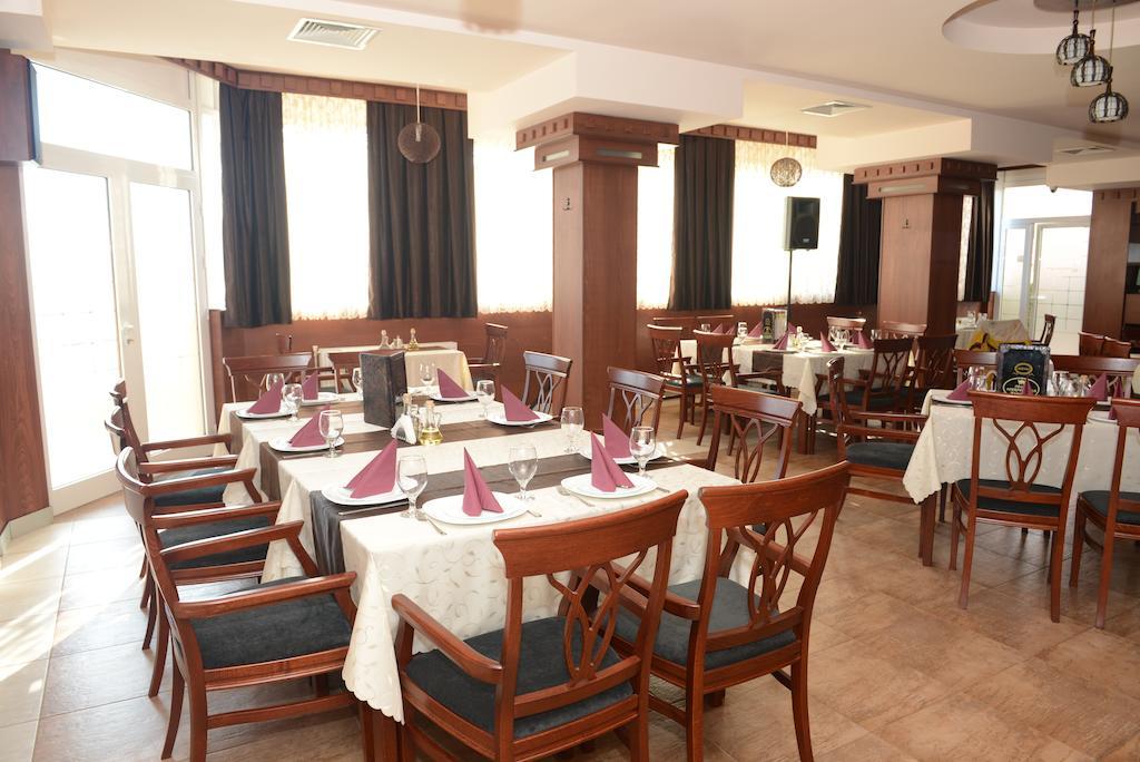 Harmony Hotel Κουμάνοβο Εξωτερικό φωτογραφία