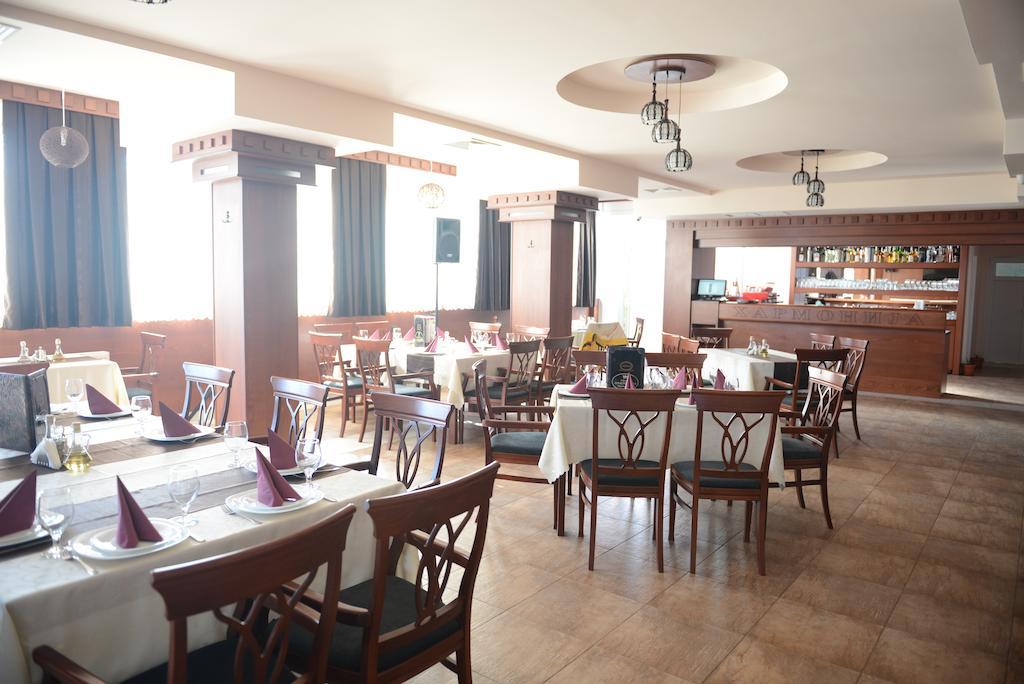Harmony Hotel Κουμάνοβο Εξωτερικό φωτογραφία