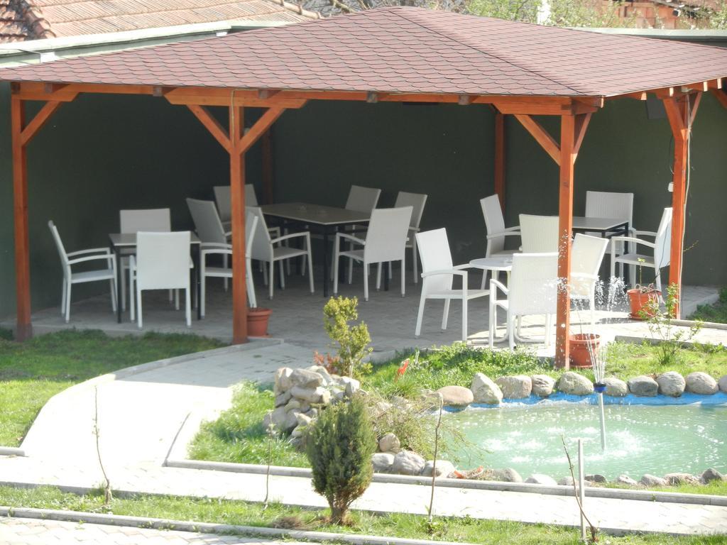 Harmony Hotel Κουμάνοβο Εξωτερικό φωτογραφία