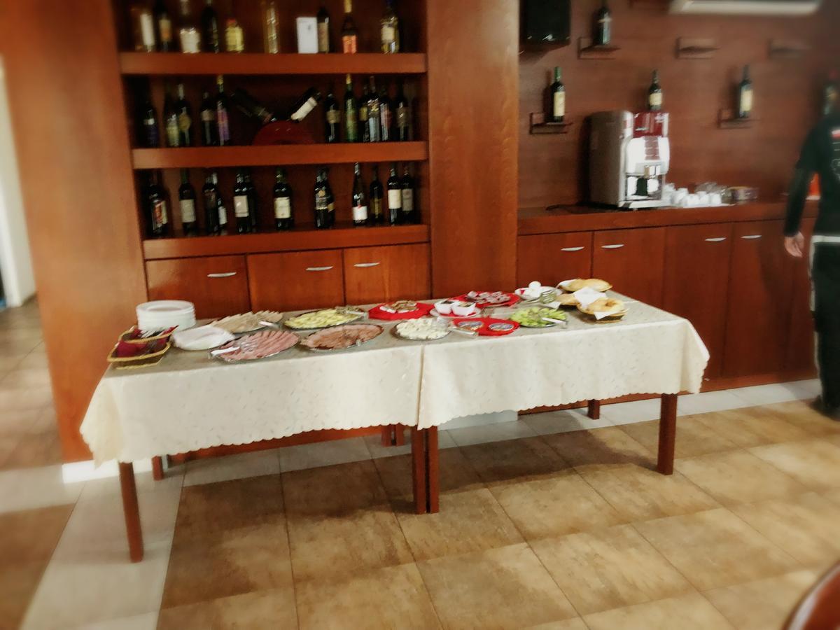 Harmony Hotel Κουμάνοβο Εξωτερικό φωτογραφία