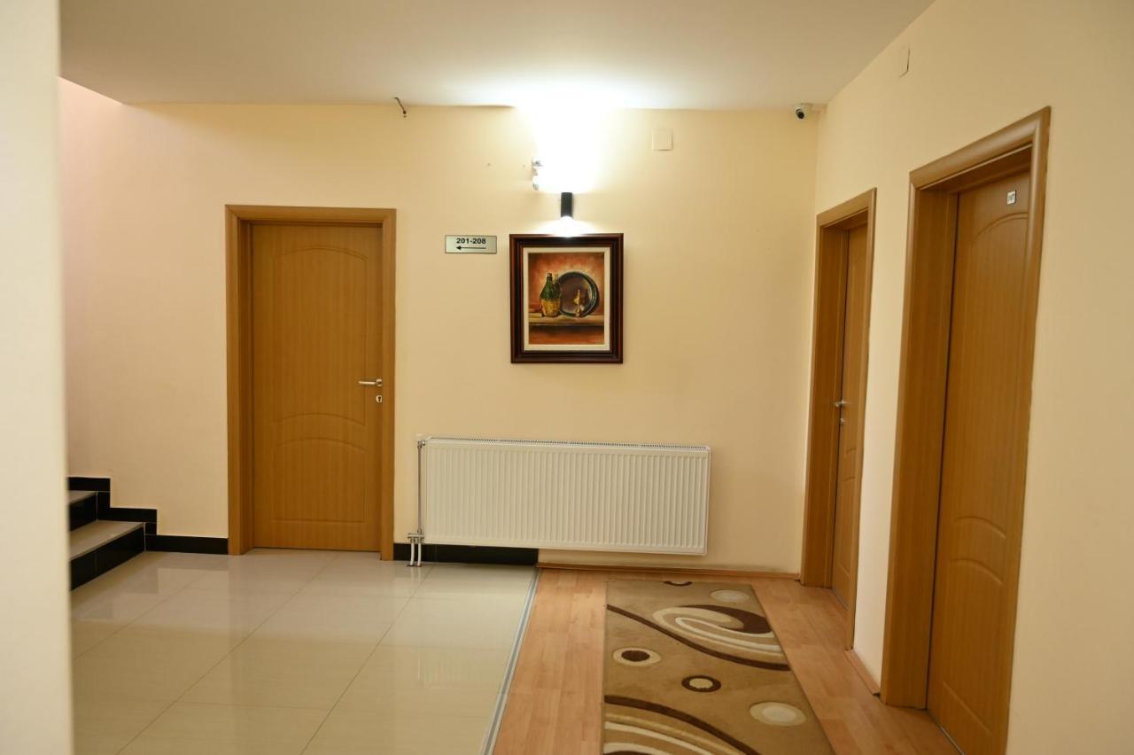 Harmony Hotel Κουμάνοβο Εξωτερικό φωτογραφία