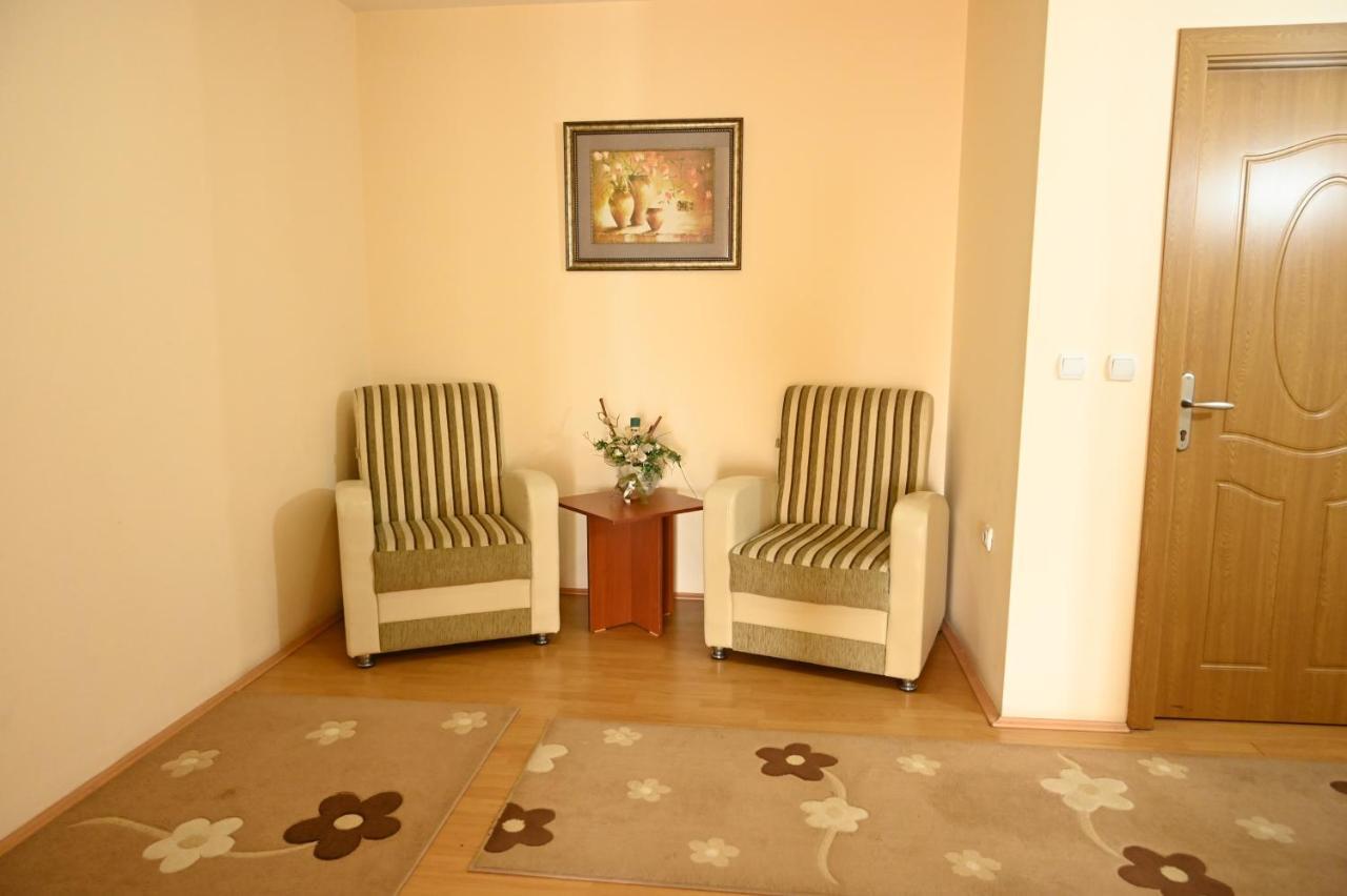 Harmony Hotel Κουμάνοβο Εξωτερικό φωτογραφία