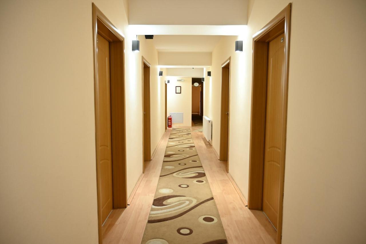 Harmony Hotel Κουμάνοβο Εξωτερικό φωτογραφία