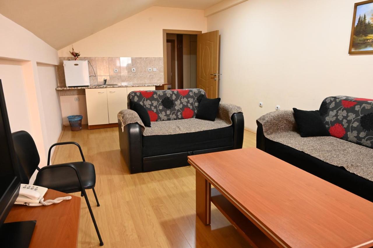 Harmony Hotel Κουμάνοβο Εξωτερικό φωτογραφία