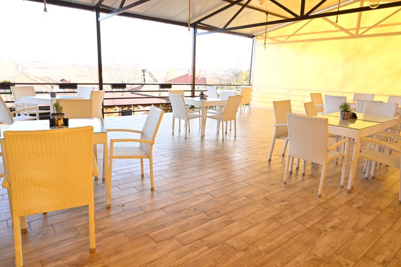 Harmony Hotel Κουμάνοβο Εξωτερικό φωτογραφία