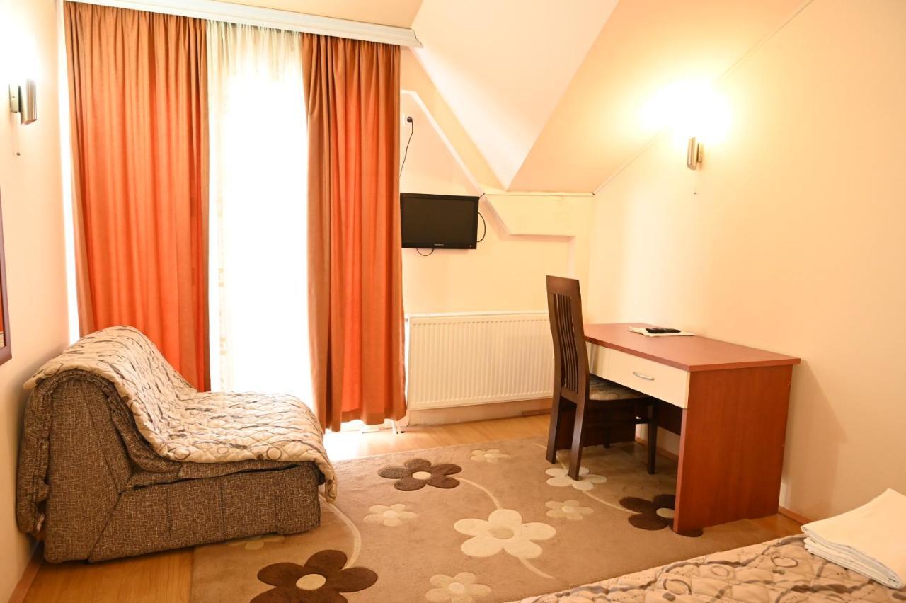 Harmony Hotel Κουμάνοβο Εξωτερικό φωτογραφία