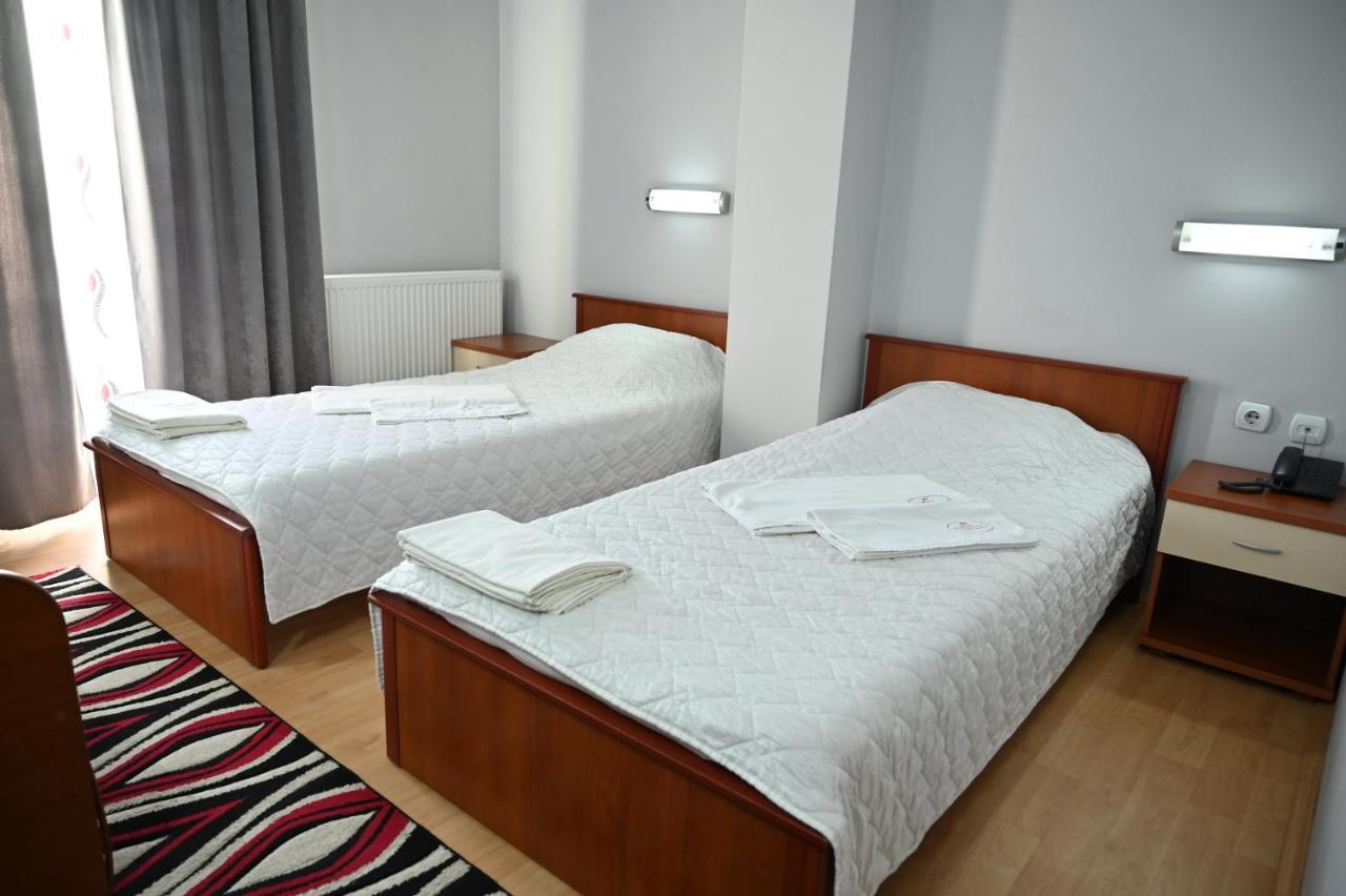Harmony Hotel Κουμάνοβο Εξωτερικό φωτογραφία